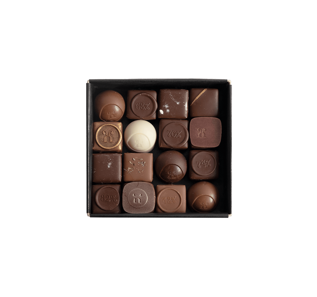 Pralinenschachtel offen mit 16 Stück Pralinen Frühling - Max Chocolatier