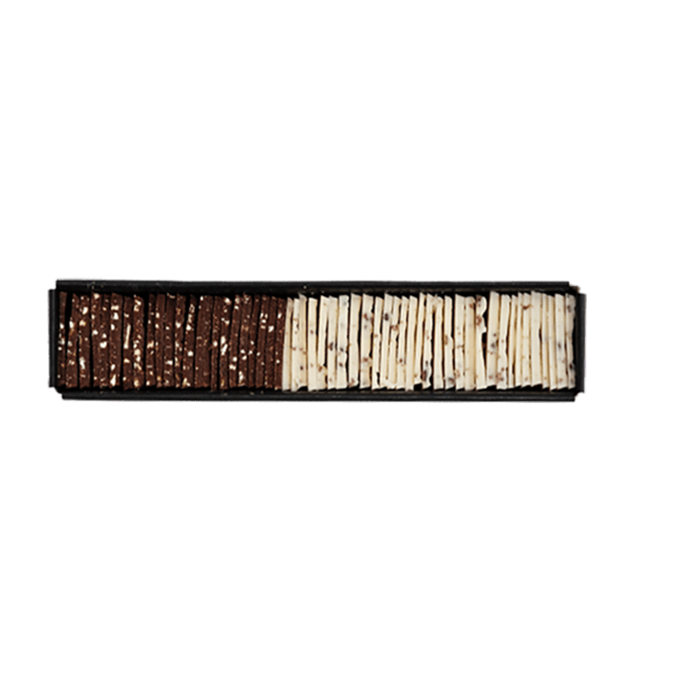 Petites assiettes d'automne en chocolat, éclats de cacao & graines de citrouille